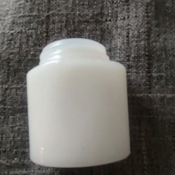 1930s Mentholaltum Cream Jar Small Round Milk Glass 2” X 1.1/2” - Picture 6 of 7